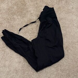 Lululemon Black Studio Joggers Mid-Rise